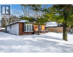35 Blythewood CRESCENT - 36