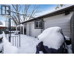 35 Blythewood CRESCENT - 44