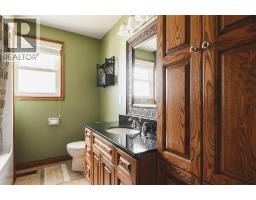 28 HIGHLAND DRIVE - 11