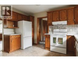 28 HIGHLAND DRIVE - 6