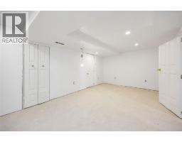 260 MITTON STREET South - 32