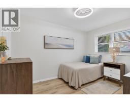 1631 MILLS STREET - 13