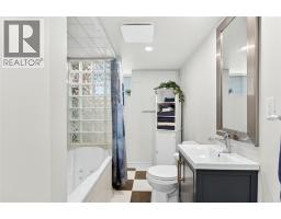 1631 MILLS STREET - 29
