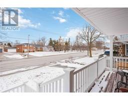 1231 EXMOUTH STREET - 4