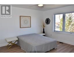 1193 EMILY STREET - 13