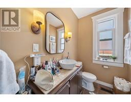 169 CHRISTINA STREET South - 24