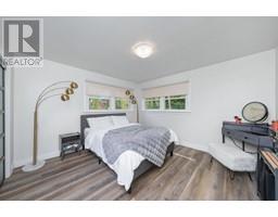 570 CATHCART BOULEVARD - 21