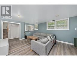 570 CATHCART BOULEVARD - 32