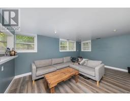 570 CATHCART BOULEVARD - 34