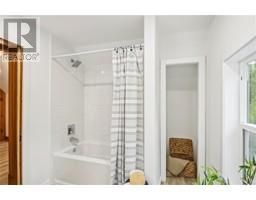 386 CROMWELL STREET - 24
