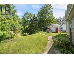 2344 Sydenham AVENUE - 16