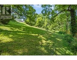 2344 Sydenham AVENUE - 20