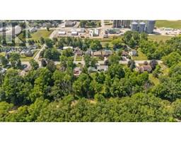 2344 Sydenham AVENUE - 24