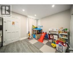 483 WELLINGTON STREET - 10