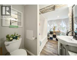 483 WELLINGTON STREET - 17