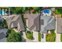 123 Cassandra BOULEVARD - 36