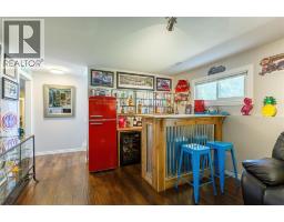 2576 ELIZABETH STREET - 19