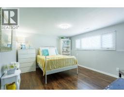2576 ELIZABETH STREET - 20