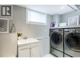 2576 ELIZABETH STREET - 21