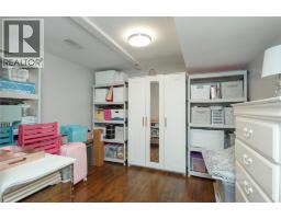 2576 ELIZABETH STREET - 23