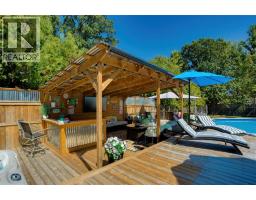 2576 ELIZABETH STREET - 28