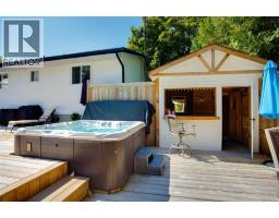 2576 ELIZABETH STREET - 32