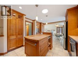 1311 Lakeshore ROAD - 13