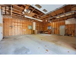1311 Lakeshore ROAD - 40