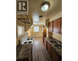 317 SOMERSET CRESCENT - 6