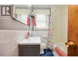 982 Hagle STREET - 13