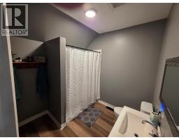 2565 ELIZABETH STREET - 9