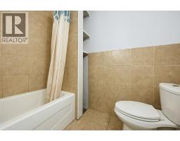 150 COLLEGE AVENUE North - 13