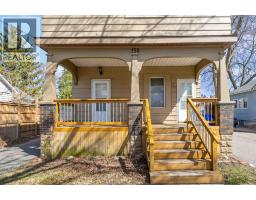 150 COLLEGE AVENUE North - 16