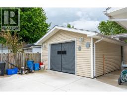 3412 ST. CLAIR PARKWAY - 32