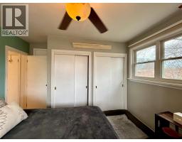 1137 Gurd STREET - 17