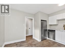 816 WELLINGTON STREET - 12