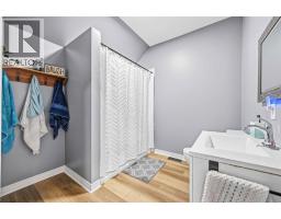 2565 ELIZABETH STREET - 22