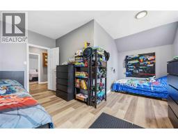 2565 ELIZABETH STREET - 25