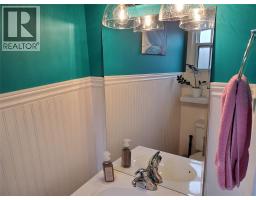 877 CARLETON PLACE - 18