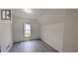 166 ROSS AVENUE - 15