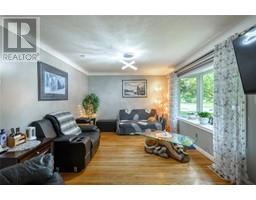 753 Kember AVENUE - 11