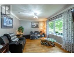 753 Kember AVENUE - 12