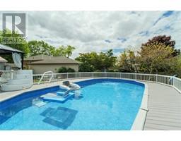 753 Kember AVENUE - 41