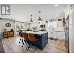 303 LAURENTIAN CRESCENT - 14
