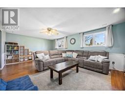 303 LAURENTIAN CRESCENT - 18