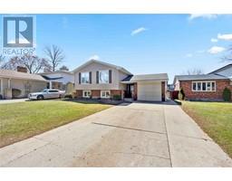 303 LAURENTIAN CRESCENT - 2