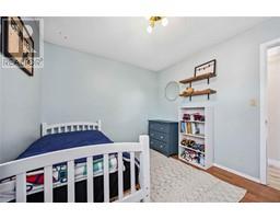303 LAURENTIAN CRESCENT - 26