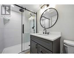 303 LAURENTIAN CRESCENT - 27