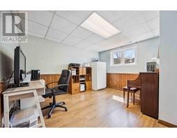 303 LAURENTIAN CRESCENT - 28