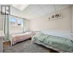 303 LAURENTIAN CRESCENT - 30